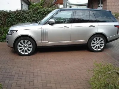 Używany Land Rover Range Rover Vogue 340 KM (250 kW) 2015 Srebrny SUV