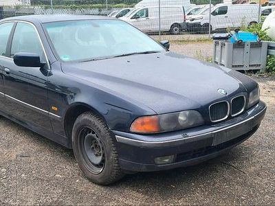 BMW 528