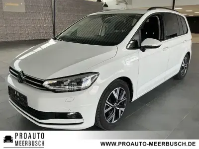 Gebraucht VW Touran Comfortline 150 PS (110 kW) 2025 Pure white Van / Kleinbus