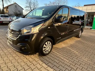 Gebraucht Renault Trafic Expression 145 PS (106 kW) 2018 Schwarz Van / Kleinbus