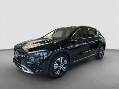 Gebraucht Mercedes GLA200 150 PS (110 kW) 2025 Metalliclack kosmosschwarz SUV