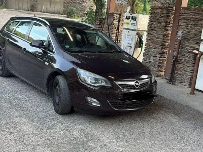 Gebraucht Opel Astra Sport 165 PS (121 kW) 2012 Braun Kombi