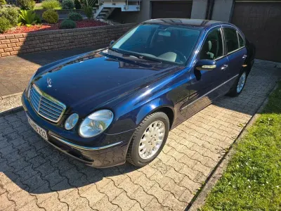 Używany Mercedes E280 Elegance 231 KM (169 kW) 2005 Niebieski Sedan/Limuzyna