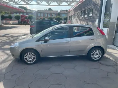 Gebraucht Fiat Punto 77 PS (56 kW) 2010 Grau Kleinwagen