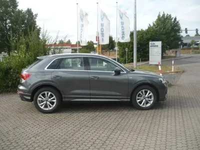 Gebraucht Audi Q3 S-Line 150 PS (110 kW) 2023 Grau SUV