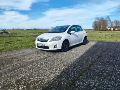 Gebraucht Toyota Auris Executive 136 PS (100 kW) 2011 Weiß Kleinwagen