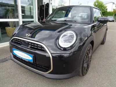 Używany Mini Cooper Favoured 114 kW (156 KM) 2025 Czarny Hatchback