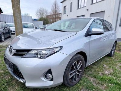Second-hand Toyota Auris Edition 132 CP (97 kW) 2014 Argintiu Berlinǎ