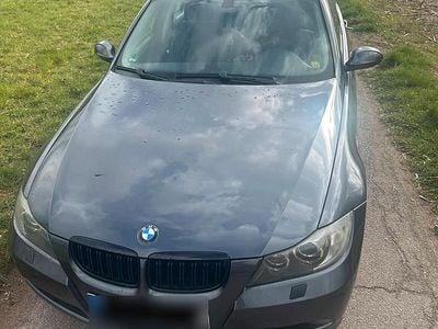 Gebraucht BMW 320 150 PS (110 kW) 2006 Grau Limousine