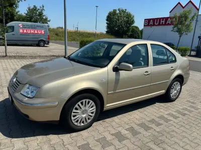 Gebraucht VW Bora 105 PS (77 kW) 2003 Gold Limousine