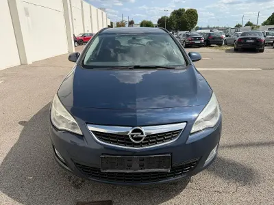 Gebraucht Opel Astra 110 PS (80 kW) 2011 Blau Kombi
