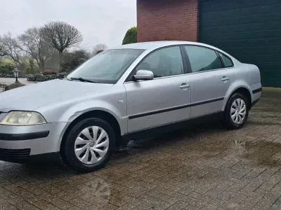 Brugt VW Passat 101 HK (74 kW) 2001 Sølv Sedan