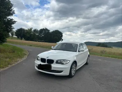 Gebraucht BMW 118 143 PS (105 kW) 2009 Weiß Kleinwagen