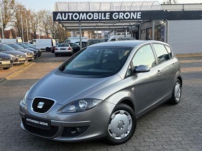 Begagnad Seat Altea Stylance 140 HK (102 kW) 2004 Grå Minibuss