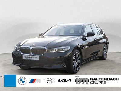 Schwarz Gebraucht 2022 BMW 318 Sport Line Kombi | 26.990 € (Guter Preis)
