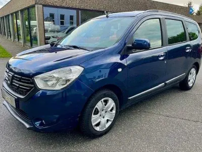 Gebraucht Dacia Lodgy Comfort 102 PS (75 kW) 2018 Blau Van / Kleinbus