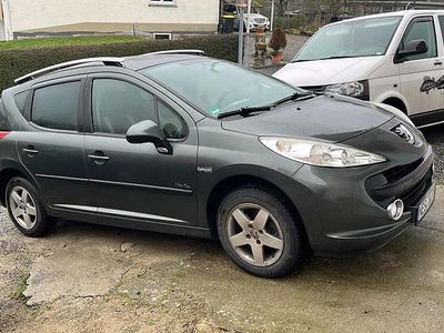 Grau Gebraucht 2009 Peugeot 207 Kombi | 850 €