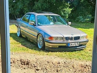 BMW 728