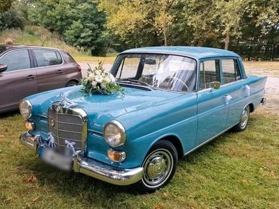 Gebraucht Mercedes 200 95 PS (69 kW) 1966 Blau Limousine