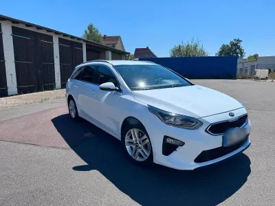 Gebraucht Kia Ceed 140 PS (102 kW) 2021 Weiß Kleinwagen