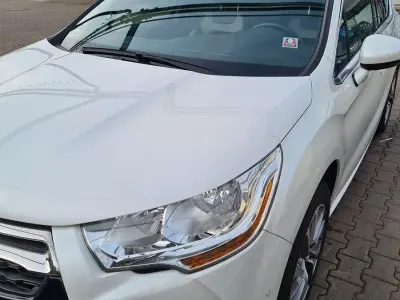 Gebraucht Citroën DS4 Chic 131 PS (96 kW) 2015 Weiß Kleinwagen