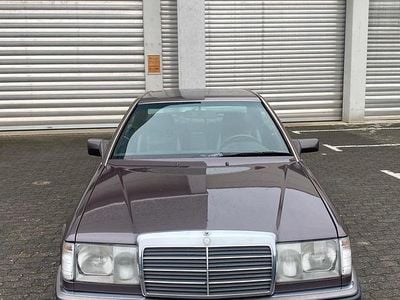 Gebraucht Mercedes E300 170 PS (125 kW) 1992 Violet Coupé