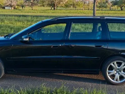 Używany Volvo V70 185 KM (136 kW) 2007 Czarny Kombi