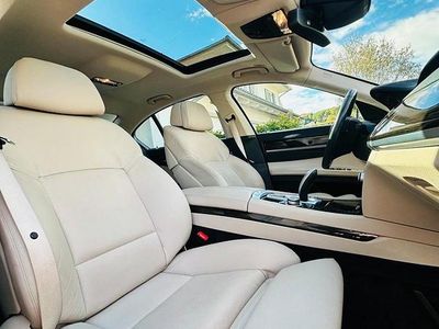 Second-hand BMW 740L 326 CP (239 kW) 2010 Auriu Berlinǎ