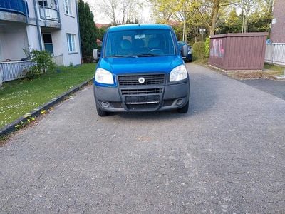 Second-hand Fiat Doblò 75 CP (55 kW) 2011 Albastru Monovolum
