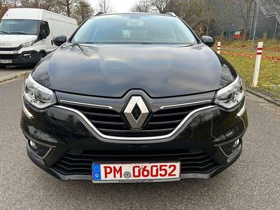 Gebraucht Renault Mégane GrandTour LIMITED 116 PS (85 kW) 2018 Blau Kombi