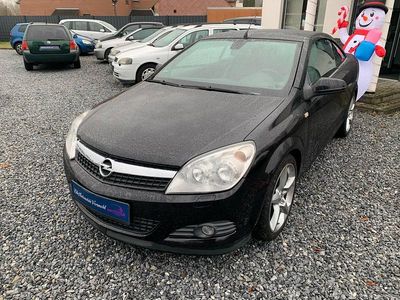 Usata Opel Astra Cosmo 100 CV (73 kW) 2004 Nero Berlina