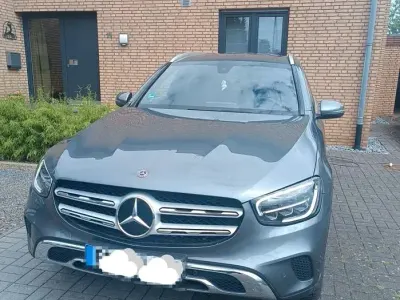 Gebraucht Mercedes GLC200 163 PS (119 kW) 2019 Silber SUV