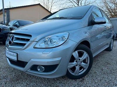 Gebraucht Mercedes B200 136 PS (100 kW) 2011 Silber Van / Kleinbus
