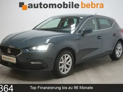 Używany Seat Leon Style 116 KM (85 kW) 2025 Niebieski Sedan/Limuzyna