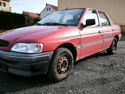 Gebraucht Ford Escort 75 PS (55 kW) 1995 Rot Limousine