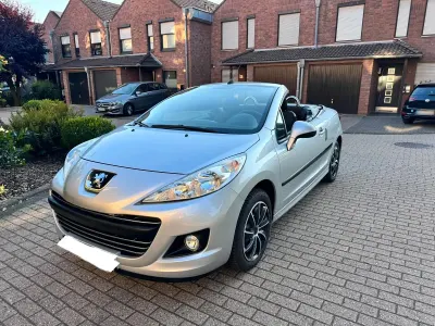 Gebraucht Peugeot 207 CC 120 PS (88 kW) 2009 Silber Cabrio