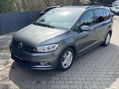 Gebraucht VW Touran Comfortline 150 PS (110 kW) 2016 Grau Van / Kleinbus