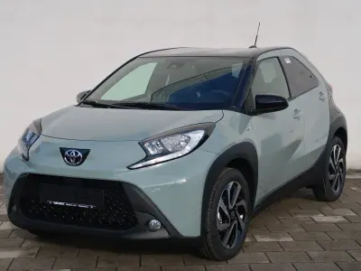 Neu Toyota Aygo X 72 PS (52 kW) 2025 Celestite grey metallic/ dach SUV