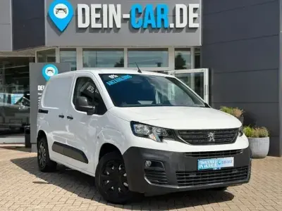 Gebraucht Peugeot Partner 131 PS (96 kW) 2019 Weiss Van / Kleinbus