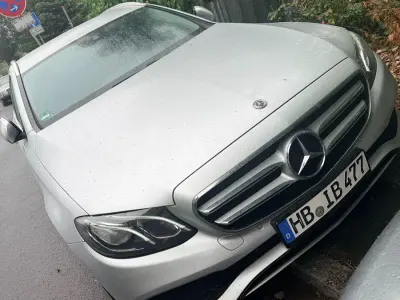 Gebraucht Mercedes E220 194 PS (142 kW) 2018 Grün Limousine
