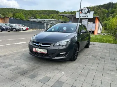 Gebraucht Opel Astra Active 140 PS (102 kW) 2013 Grau Limousine