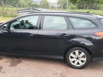 Gebraucht Ford Focus Trend 116 PS (85 kW) 2012 Schwarz Kombi