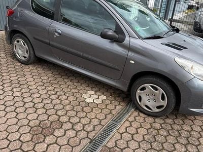 Gebraucht Peugeot 206+ 75 PS (55 kW) 2010 Grau Kleinwagen