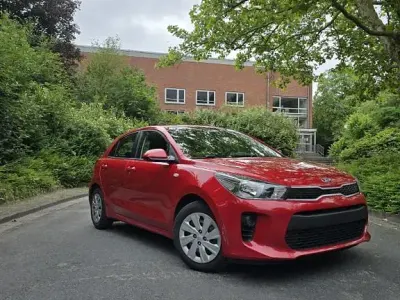 Gebraucht Kia Rio Edition 7 84 PS (61 kW) 2018 Rot Limousine