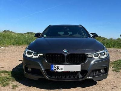 Gebraucht BMW 330 M Sport 258 PS (189 kW) 2015 Grau Kombi