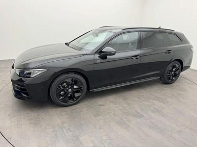 Usata VW Passat R-line 150 CV (110 kW) 2025 Nero Station wagon