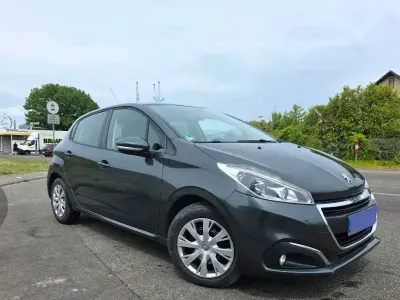 Gebraucht Peugeot 208 Allure 82 PS (60 kW) 2015 Grau Kleinwagen