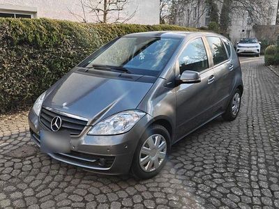 Gebraucht Mercedes A180 Elegance 116 PS (85 kW) 2010 Grau Kleinwagen