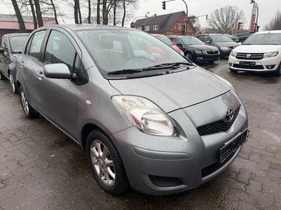 Gebraucht Toyota Yaris Cool 69 PS (50 kW) 2009 Silber Limousine