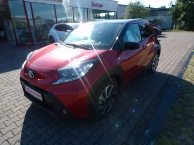 Neu Toyota Aygo X 72 PS (52 kW) 2025 Schwarz SUV